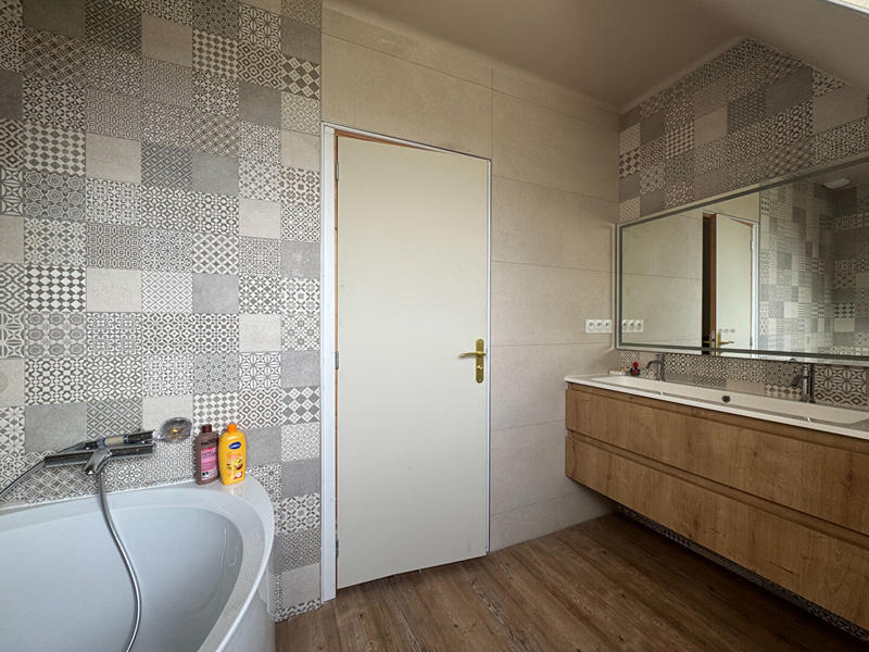 Maison - 187 m² - 7 pièces