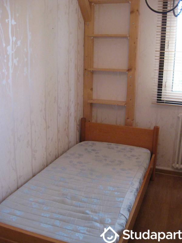 Chambre - 10 m² - 1 pièce