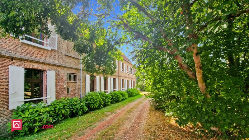 Maison - 284 m² - 11 pièces