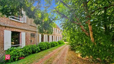 Maison - 284 m² - 11 pièces