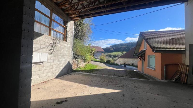 Maison - 789 m² - 4 pièces