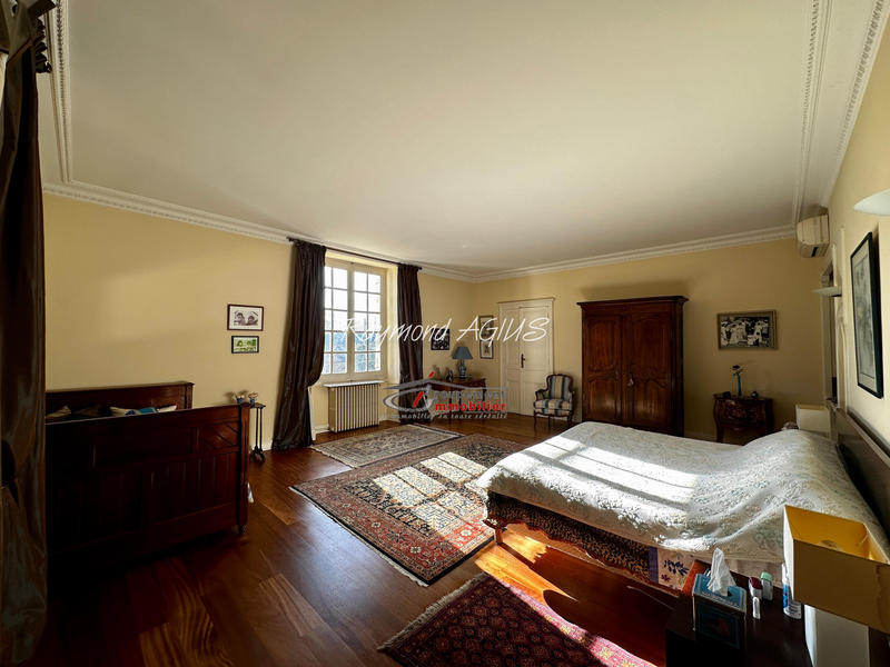 Maison - 510 m² - 11 pièces