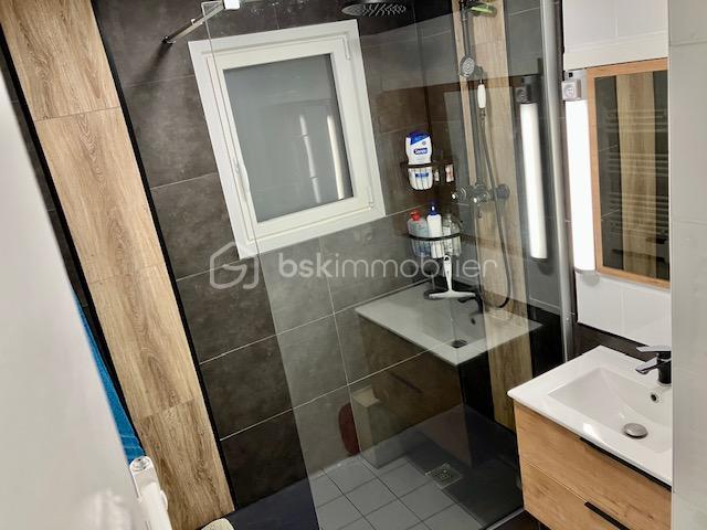 Maison traditionnelle - 146 m² - 5 pièces