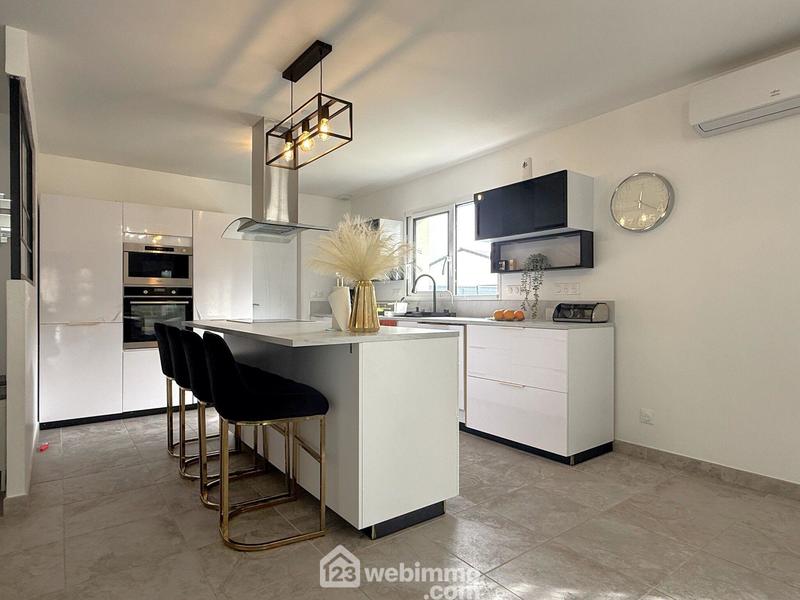 Maison - 108 m² - 4 pièces