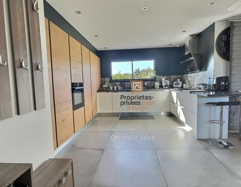 Maison - 140 m² - 6 pièces