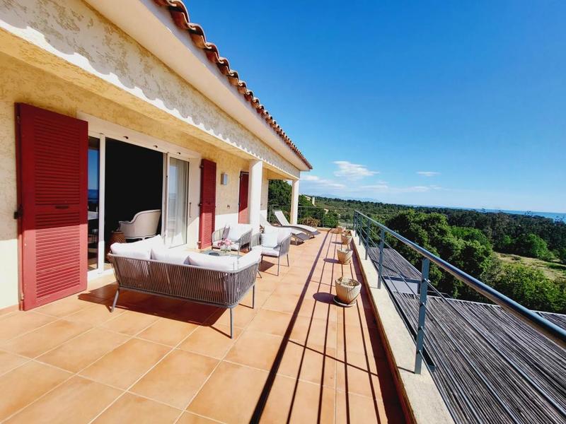 Propriété - 224 m² - 8 pièces