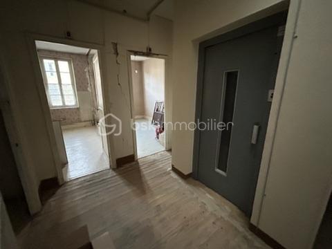 Maison - 598 m² - 20 pièces