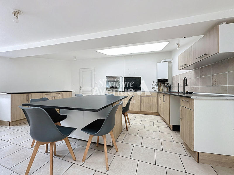 Maison - 165 m² - 5 pièces