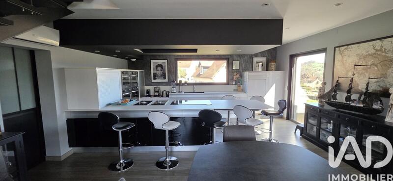 Maison de maîtres - 243 m² - 6 pièces