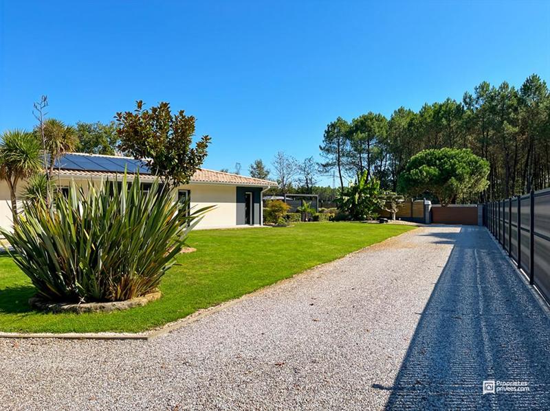 Maison - 180 m² - 6 pièces