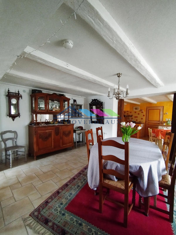 Maison - 215 m² - 10 pièces