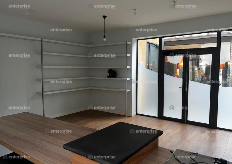 Local commercial - 110 m²