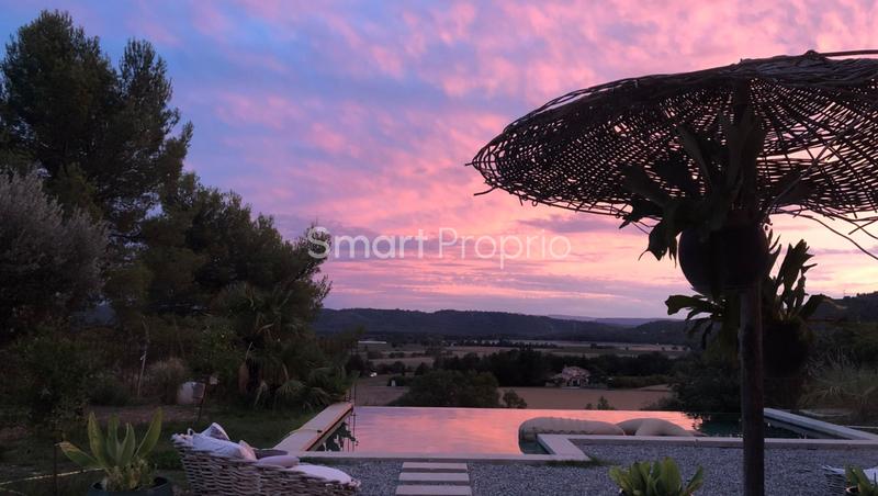 Propriété - 316 m² - 9 pièces