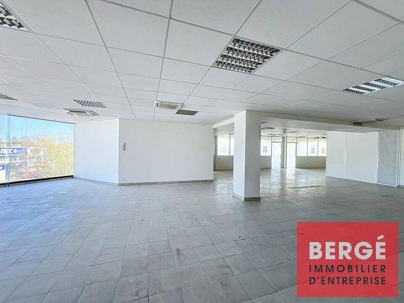 Bureau - 730 m²