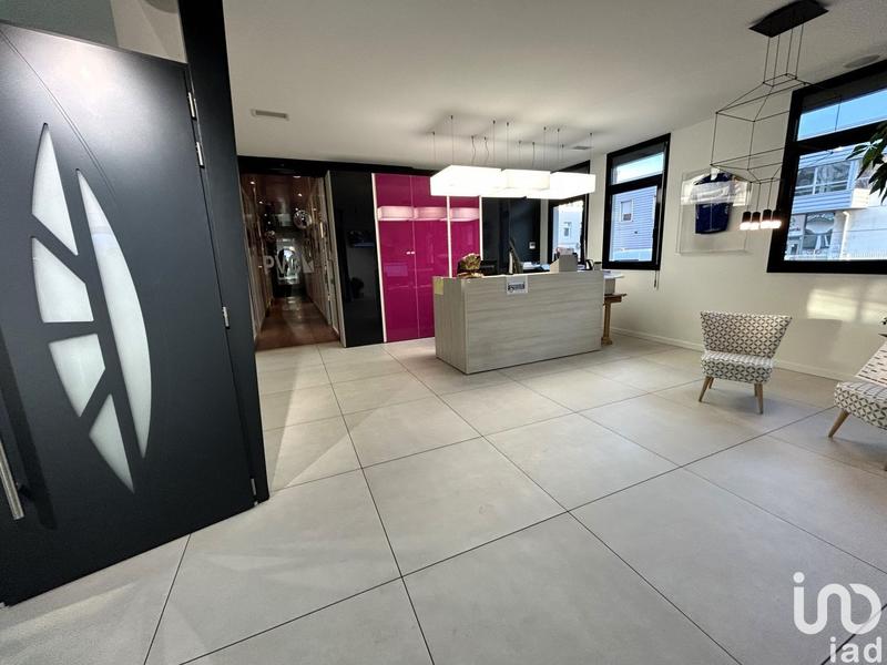 Local commercial - 2 500 m²