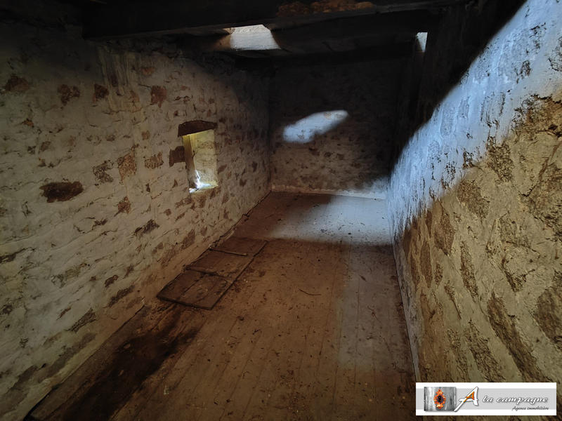 Maison ancienne - 101 m² - 8 pièces