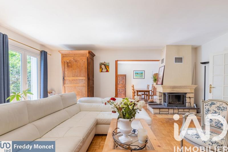 Maison - 210 m² - 9 pièces