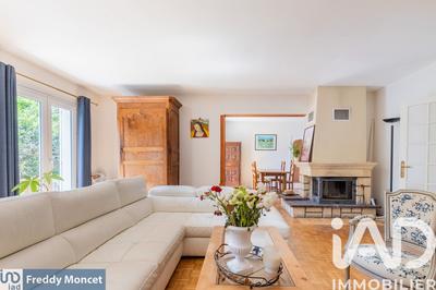 Maison - 210 m² - 9 pièces