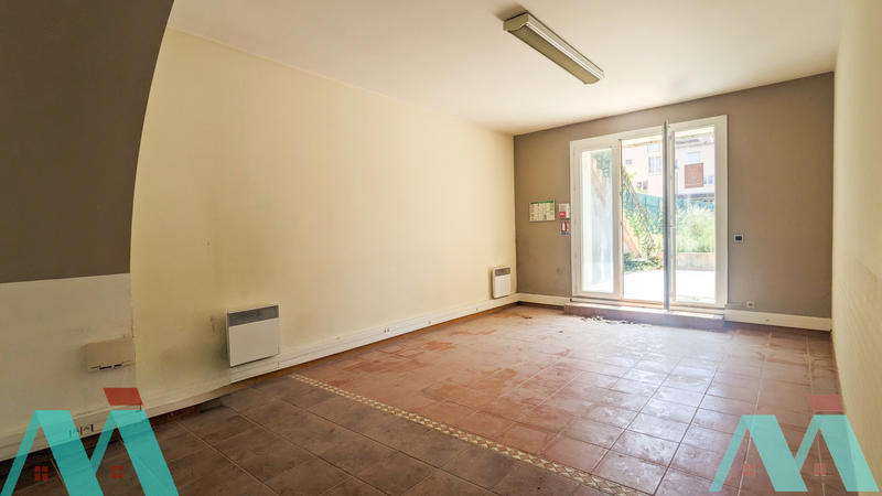 Local commercial - 121 m² - 6 pièces