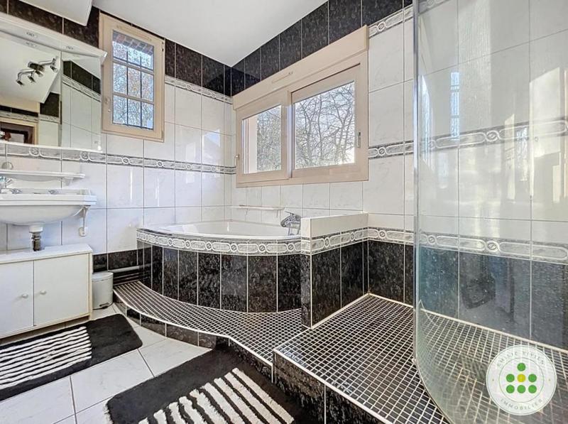 Maison de village - 147 m² - 6 pièces