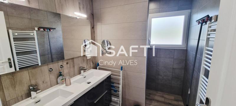 Maison - 213 m² - 8 pièces