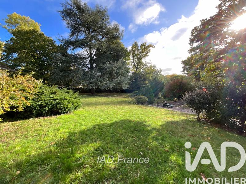 Maison - 225 m² - 8 pièces