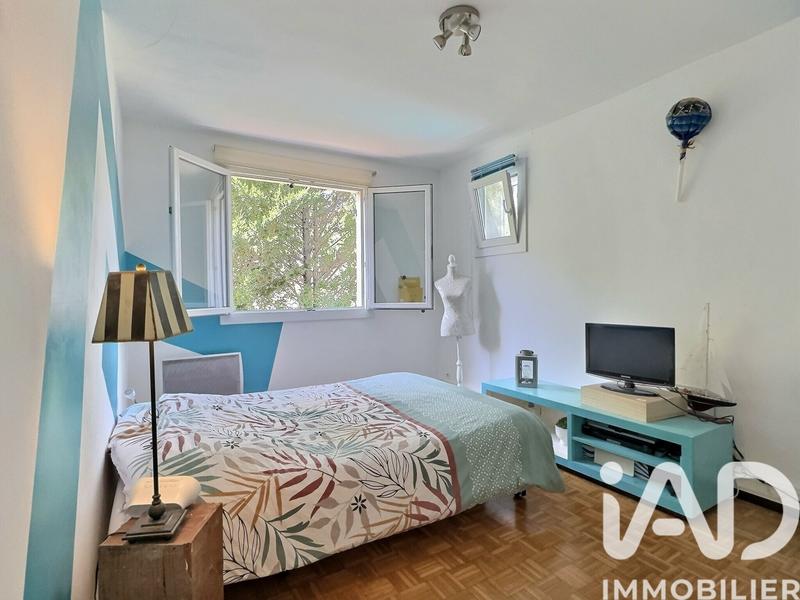 Maison - 250 m² - 10 pièces