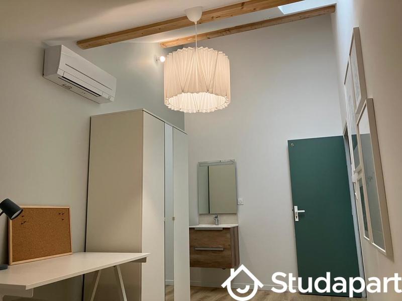 Chambre - 11 m² - 1 pièce