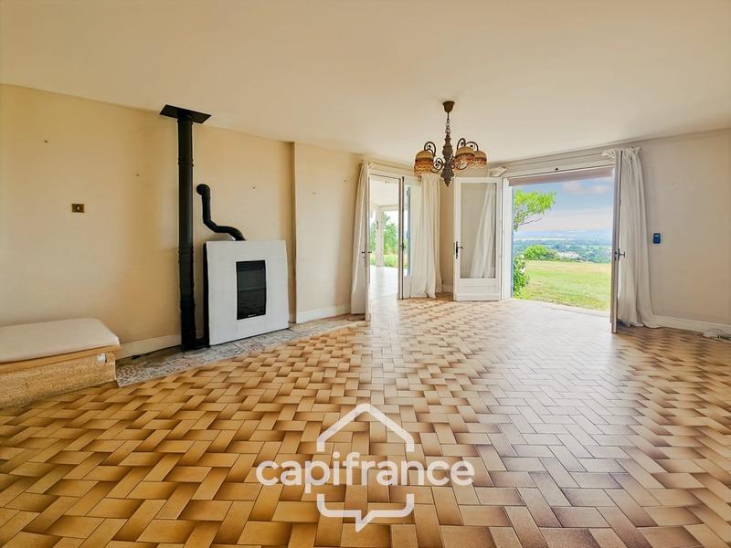 Maison - 235 m² - 7 pièces