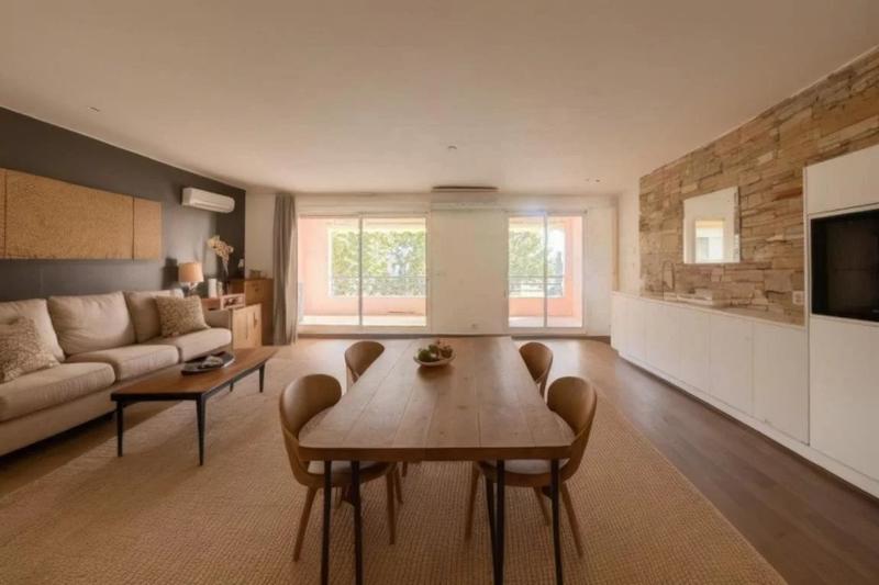 Appartement - 82 m² - 3 pièces