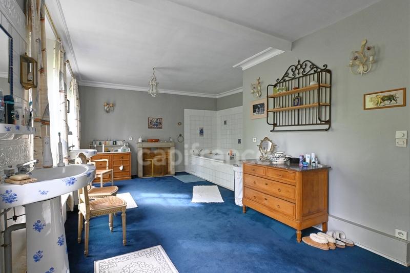 Propriété - 380 m² - 15 pièces