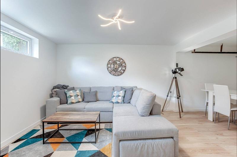 Appartement - 115 m² - 9 pièces