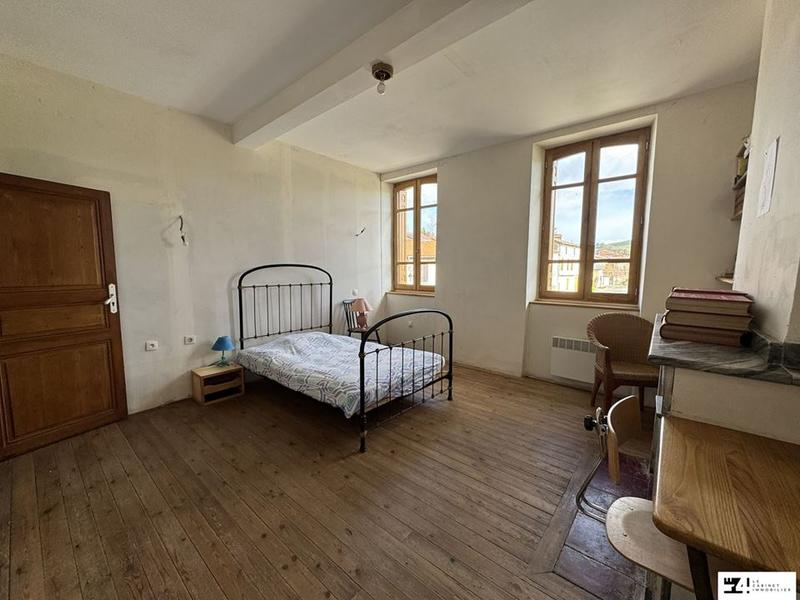 Maison traditionnelle - 177 m² - 7 pièces