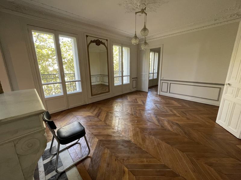 Bureau - 80 m² - 4 pièces