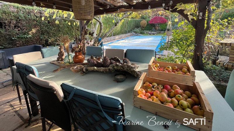 Maison - 237 m² - 8 pièces