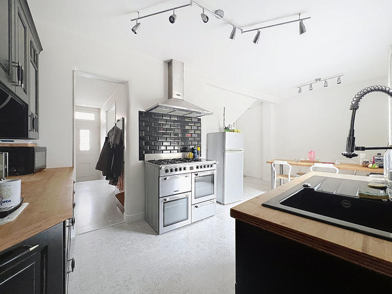 Maison - 145 m² - 7 pièces