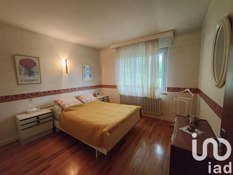 Maison - 200 m² - 8 pièces