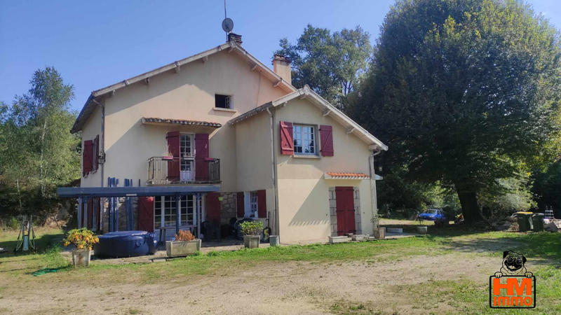 Maison - 264 m² - 11 pièces