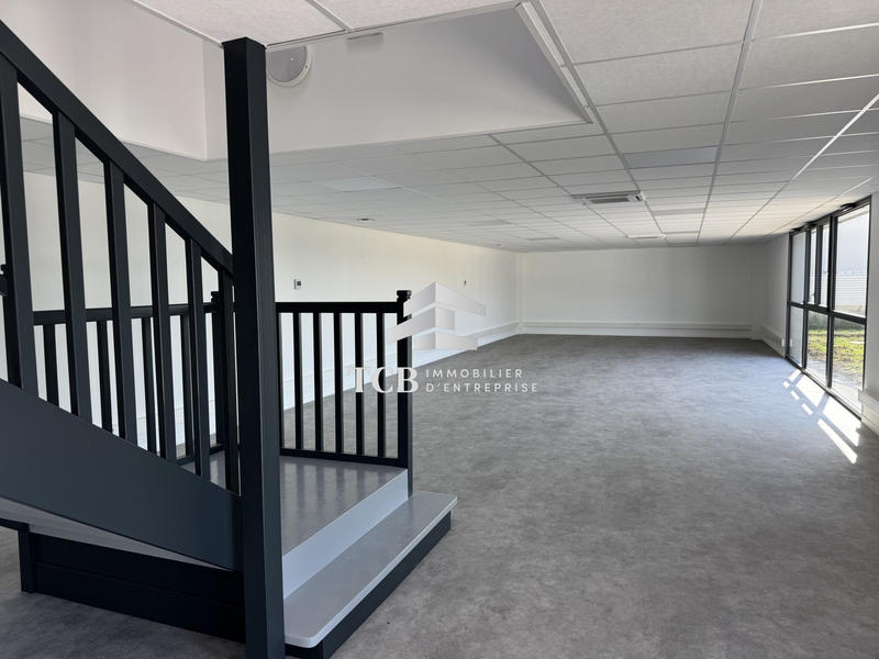 Local d'activités - 2 620 m²