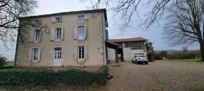 Maison - 210 m² - 5 pièces