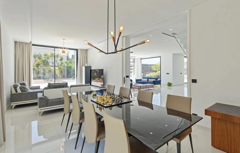 Villa - 350 m² - 7 pièces