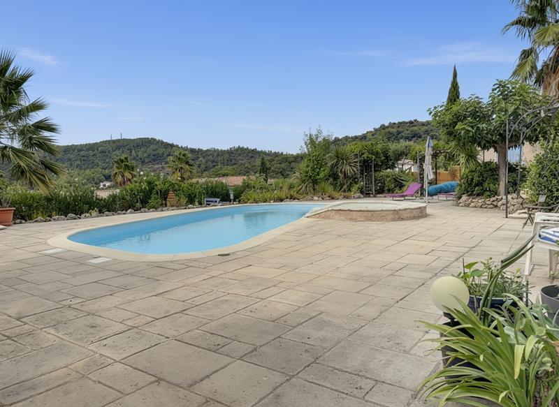 Villa - 144 m² - 6 pièces