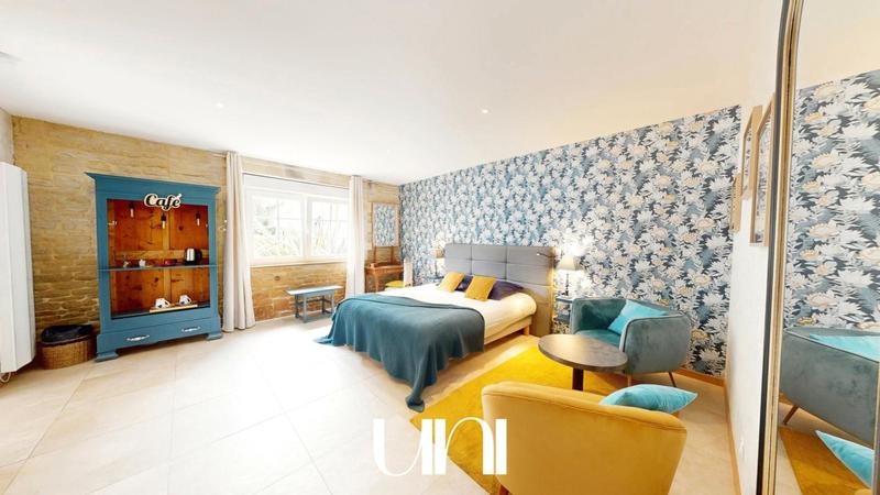 Maison - 352 m² - 8 pièces