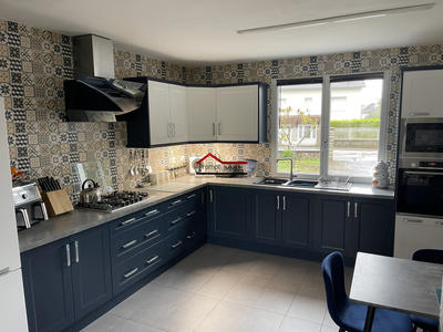 Maison - 317 m² - 11 pièces