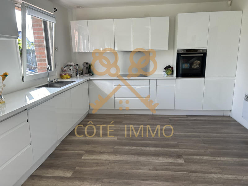 Maison - 93 m² - 4 pièces