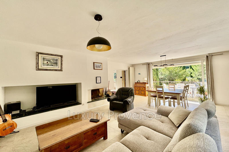 Maison - 200 m² - 6 pièces