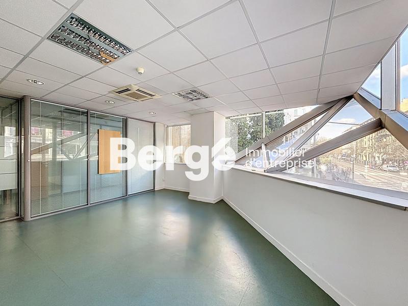 Bureau - 327 m²