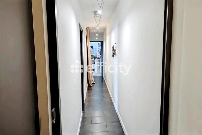 Appartement - 77 m² - 4 pièces