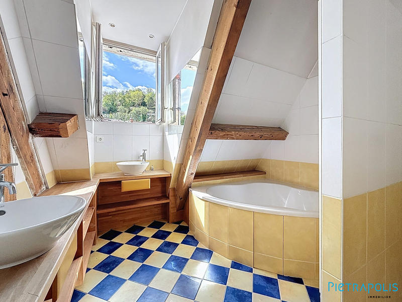 Appartement - 107 m² - 4 pièces