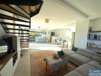 Maison - 122 m² - 4 pièces